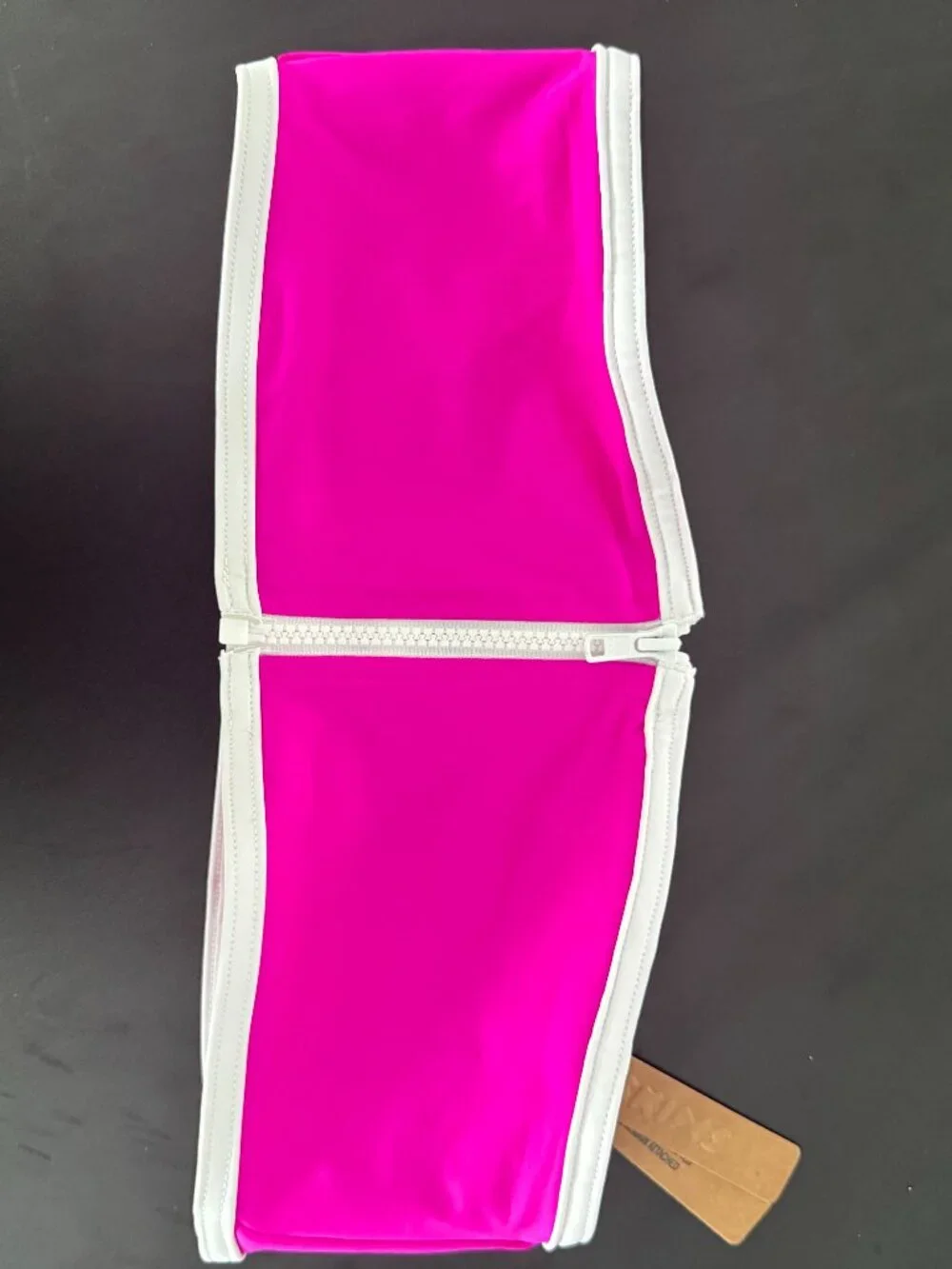 SKIMS Swim - Sporty Zipper Bandeau Bikini Top in Hibiscus Size Medium